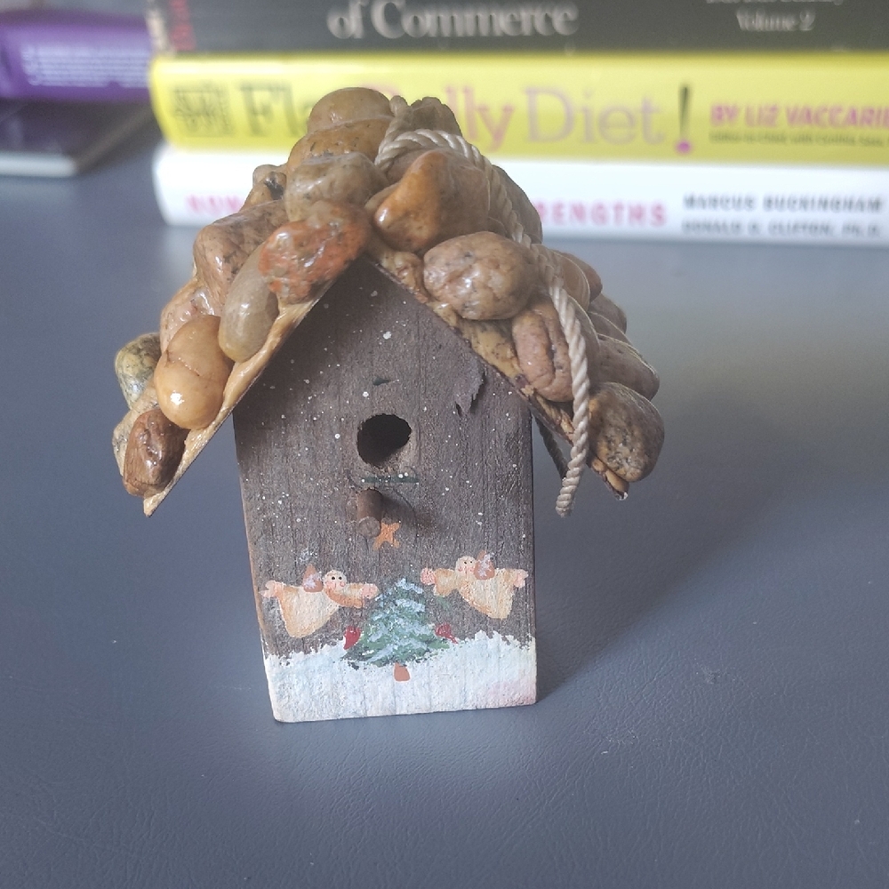 Decorative Stone Birdhouse